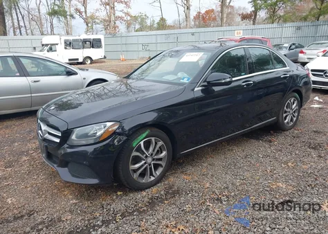 2016 Mercedes-Benz C 300 4Matic z USA, uszkodzony, nr VIN 55SWF4KB4GU157975